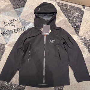 Arc'teryx Beta LT Hooded Hardshell Jacket, Size L